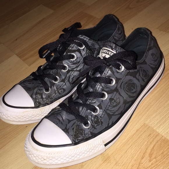 Converse Shoes - Converse all star black rose 🥀